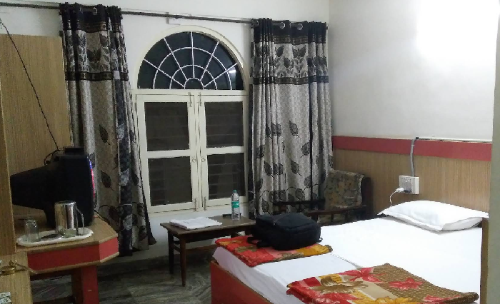 1 x Deluxe room   Non AC Room